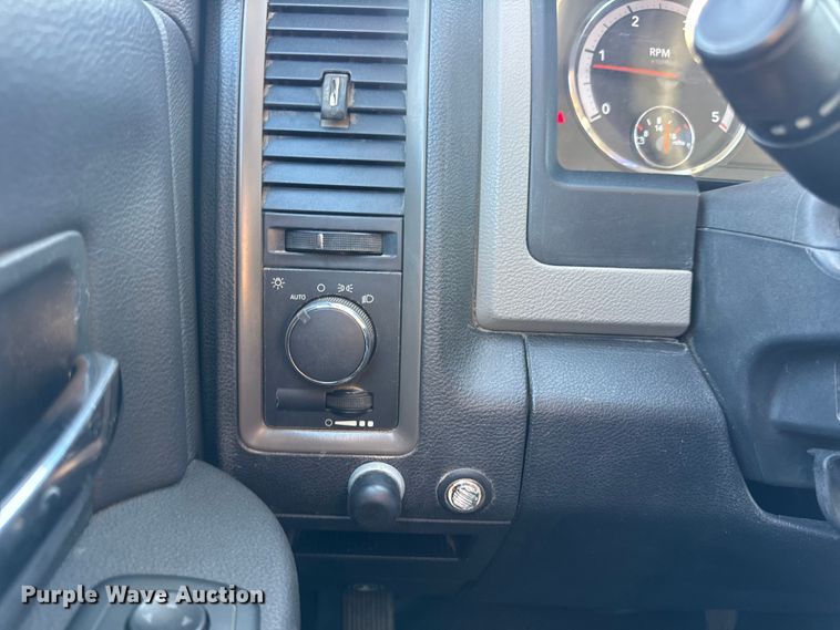 image for item DO2392 2012 Dodge Ram 5500 rollback truck