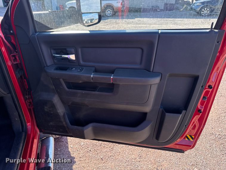 image for item DO2392 2012 Dodge Ram 5500 rollback truck