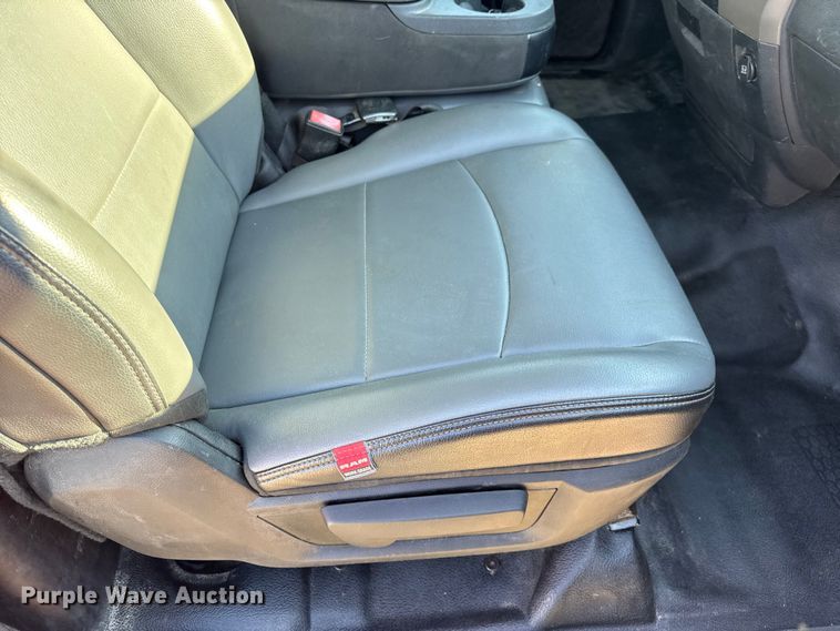 image for item DO2392 2012 Dodge Ram 5500 rollback truck