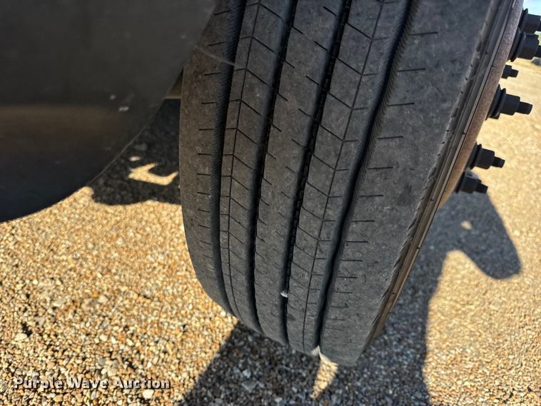 image for item DO2392 2012 Dodge Ram 5500 rollback truck