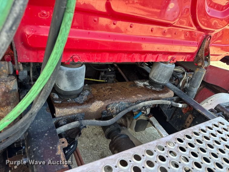 image for item DO2412 2015 Freightliner Cascadia Evolution semi truck