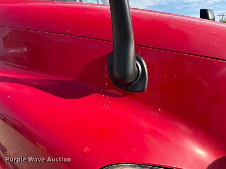 image for item DO2412 2015 Freightliner Cascadia Evolution semi truck