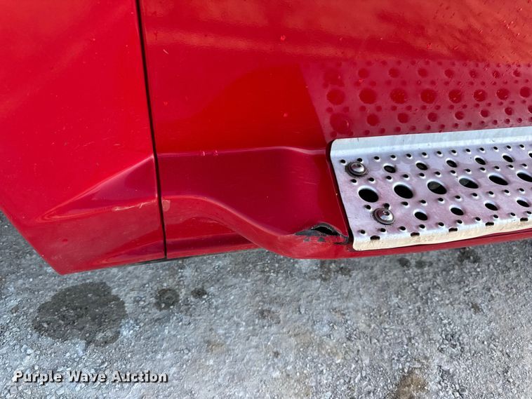 image for item DO2412 2015 Freightliner Cascadia Evolution semi truck