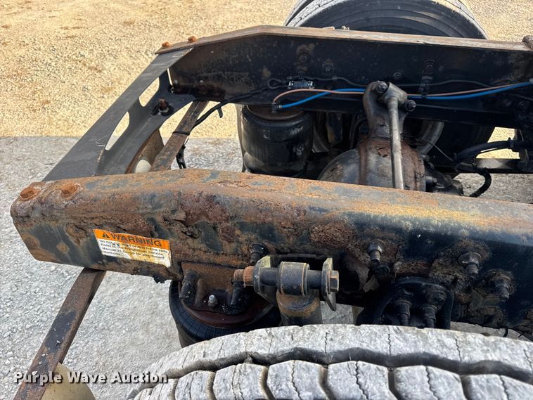 image for item DO2412 2015 Freightliner Cascadia Evolution semi truck