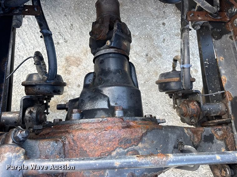 image for item DO2412 2015 Freightliner Cascadia Evolution semi truck