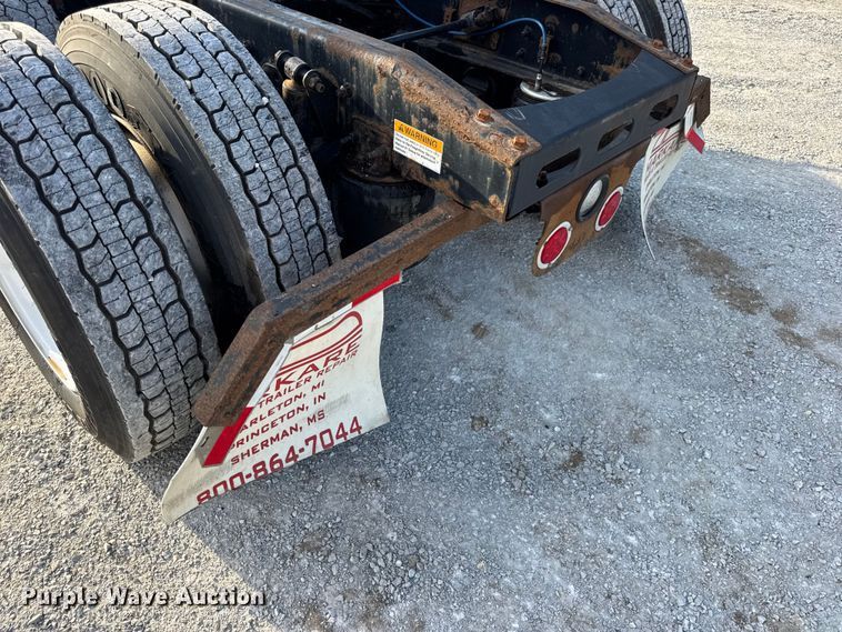 image for item DO2412 2015 Freightliner Cascadia Evolution semi truck