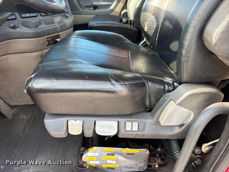 image for item DO2412 2015 Freightliner Cascadia Evolution semi truck