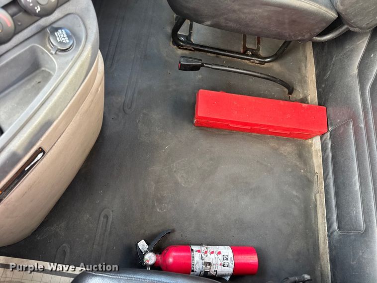 image for item DO2412 2015 Freightliner Cascadia Evolution semi truck