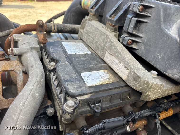 image for item DO2412 2015 Freightliner Cascadia Evolution semi truck