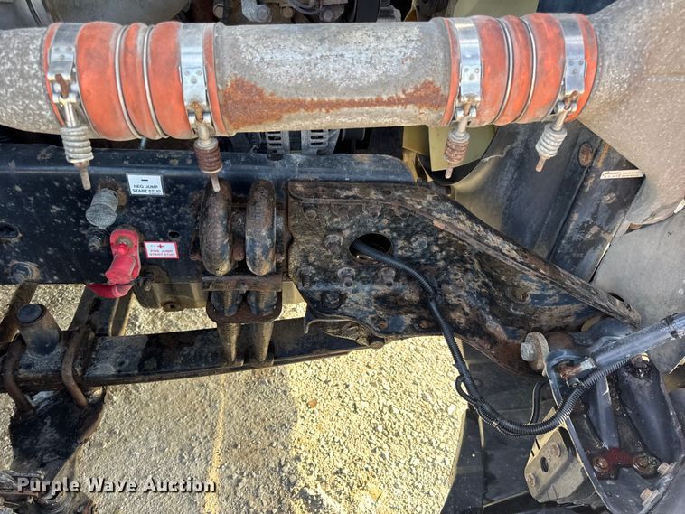 image for item DO2412 2015 Freightliner Cascadia Evolution semi truck