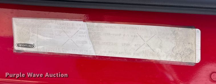 image for item DO2412 2015 Freightliner Cascadia Evolution semi truck