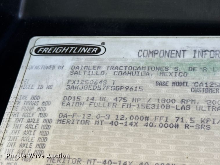 image for item DO2412 2015 Freightliner Cascadia Evolution semi truck