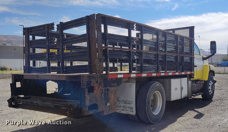 image for item DP5059 2007 GMC C6500 flatbed truck