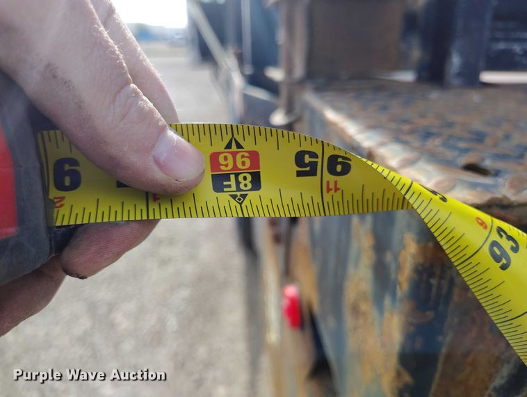 image for item DP5059 2007 GMC C6500 flatbed truck