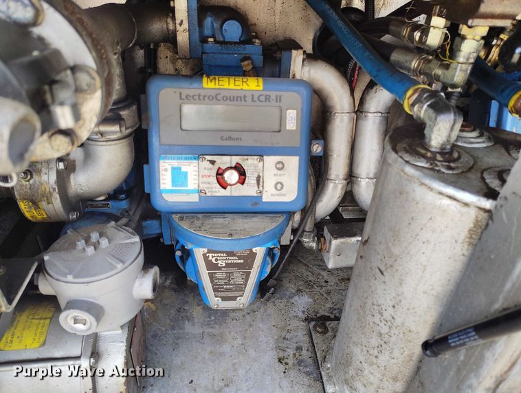 image for item DP5059 2007 GMC C6500 flatbed truck