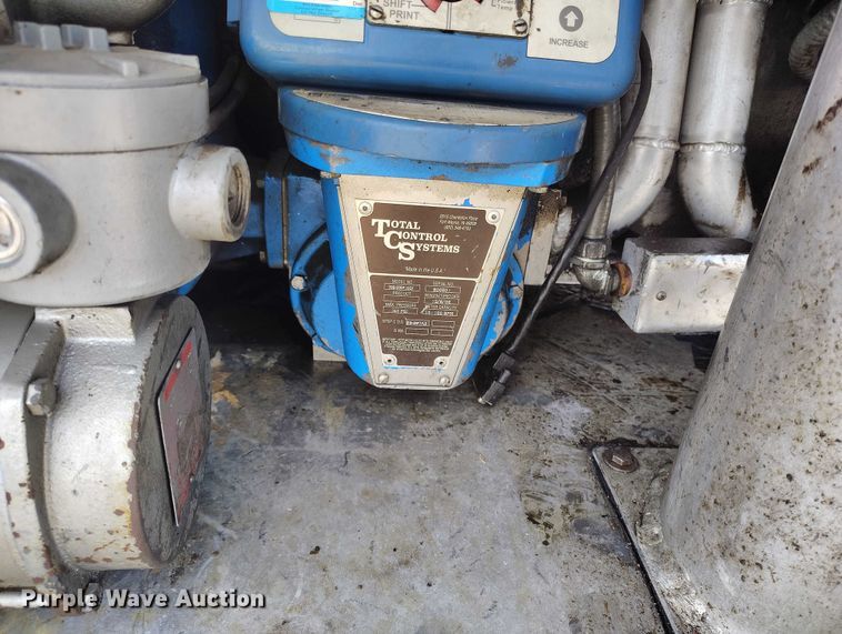 image for item DP5059 2007 GMC C6500 flatbed truck