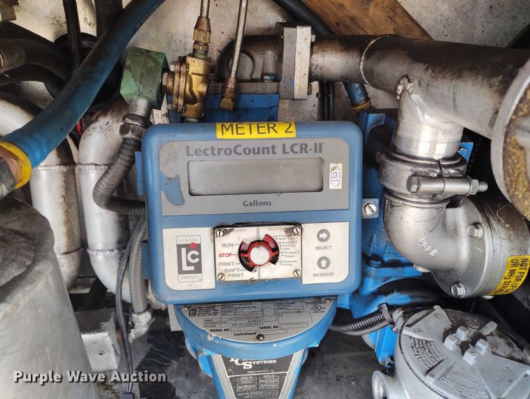 image for item DP5059 2007 GMC C6500 flatbed truck