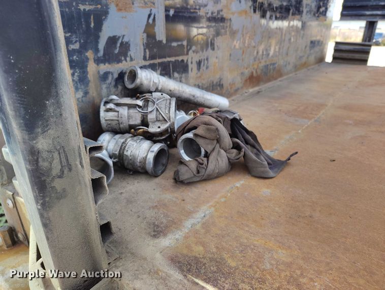 image for item DP5059 2007 GMC C6500 flatbed truck