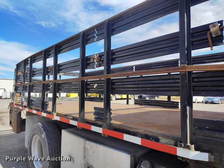 image for item DP5059 2007 GMC C6500 flatbed truck