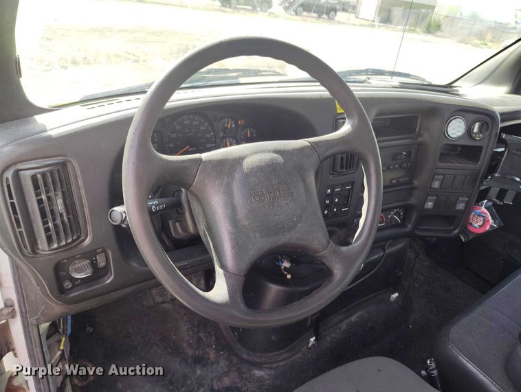 image for item DP5059 2007 GMC C6500 flatbed truck