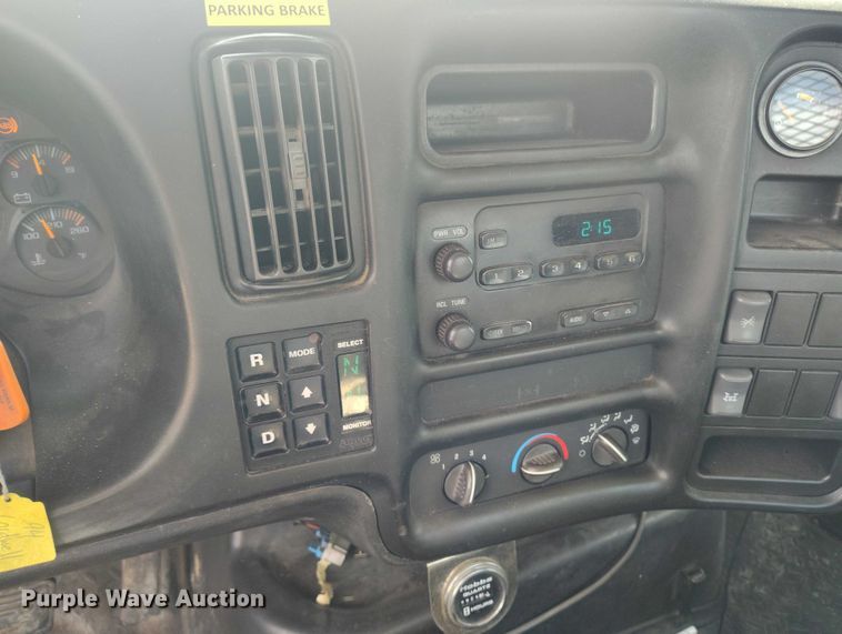 image for item DP5059 2007 GMC C6500 flatbed truck