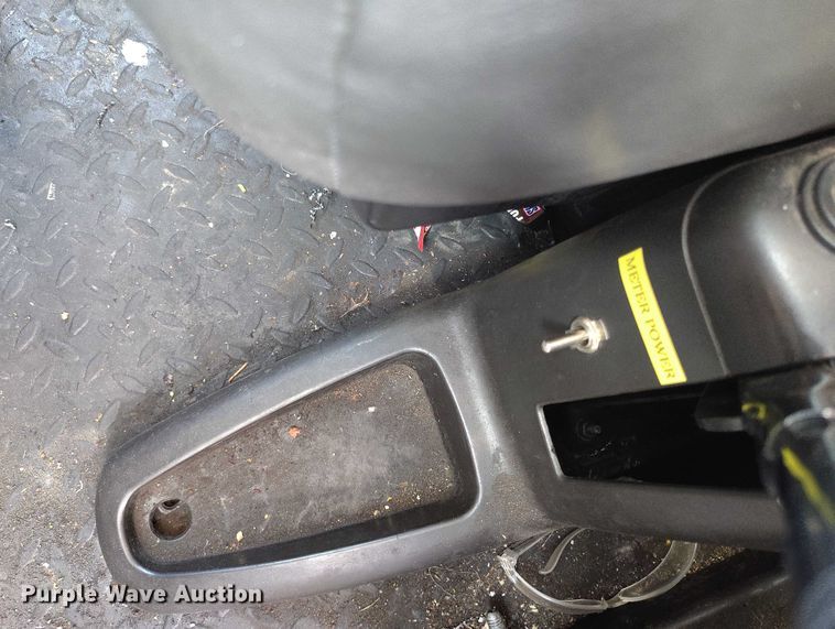 image for item DP5059 2007 GMC C6500 flatbed truck