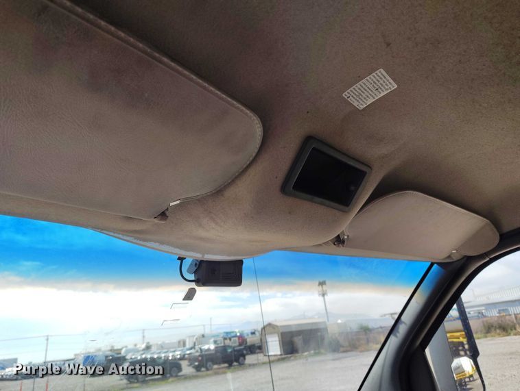 image for item DP5059 2007 GMC C6500 flatbed truck