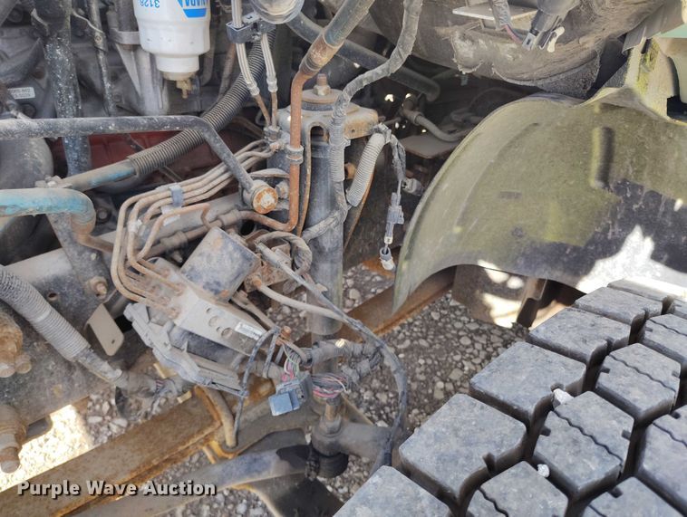 image for item DP5059 2007 GMC C6500 flatbed truck