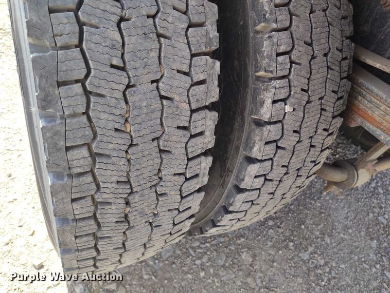 image for item DP5059 2007 GMC C6500 flatbed truck