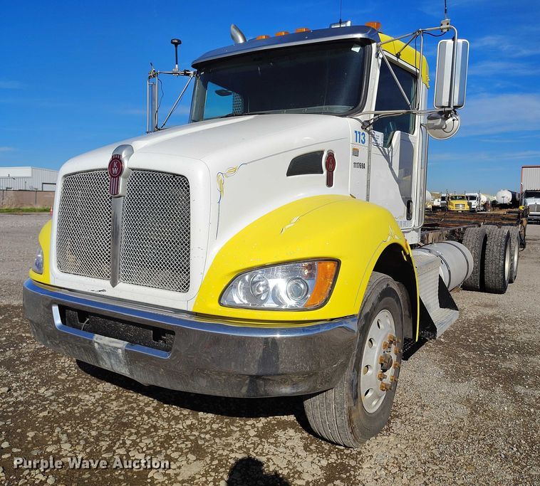 image for item DP5100 2011 Kenworth T370 truck cab and chassis