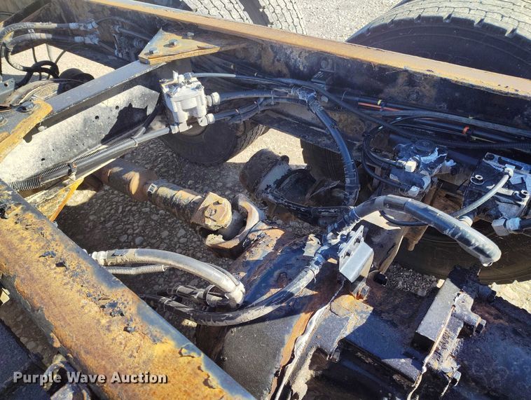 image for item DP5100 2011 Kenworth T370 truck cab and chassis