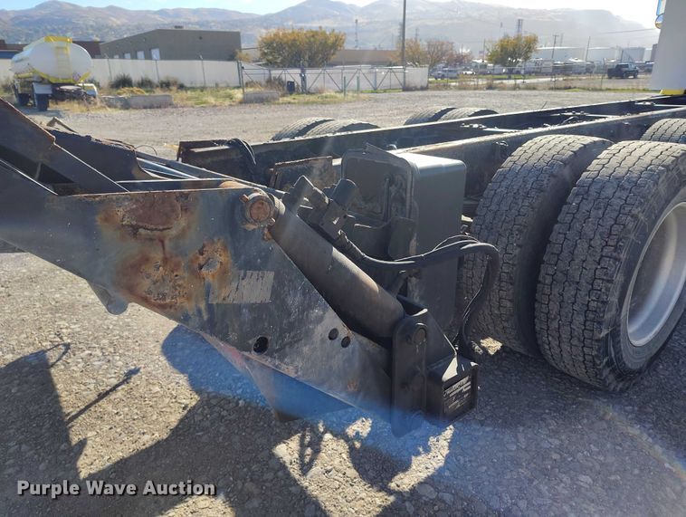 image for item DP5100 2011 Kenworth T370 truck cab and chassis