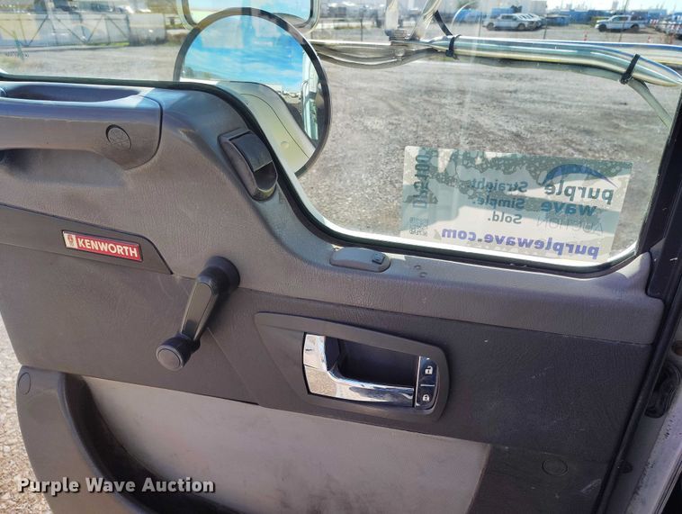 image for item DP5100 2011 Kenworth T370 truck cab and chassis