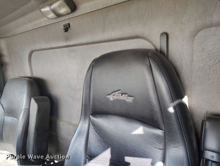 image for item DP5100 2011 Kenworth T370 truck cab and chassis