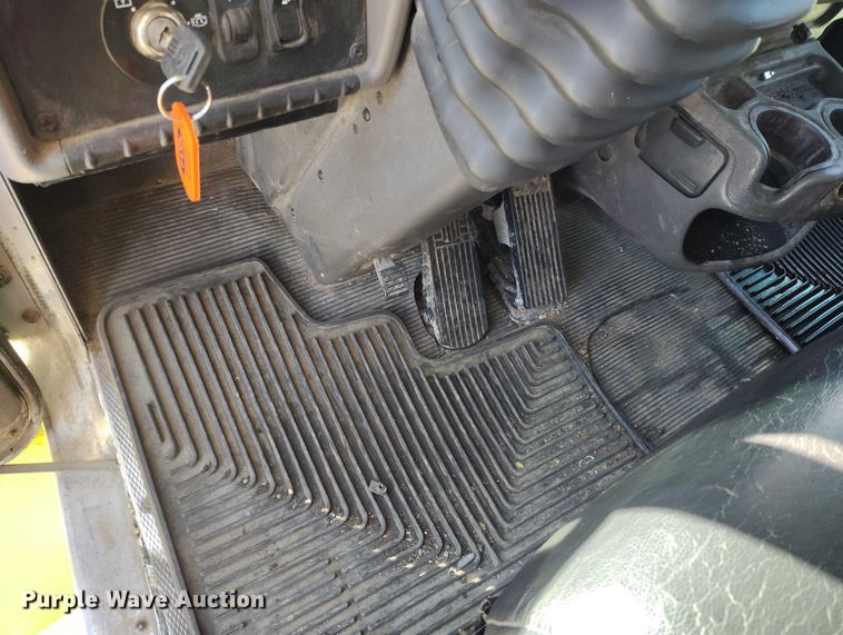 image for item DP5100 2011 Kenworth T370 truck cab and chassis