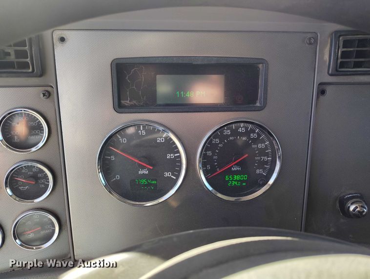 image for item DP5100 2011 Kenworth T370 truck cab and chassis