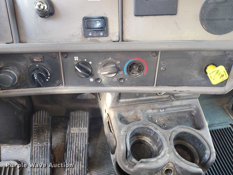 image for item DP5100 2011 Kenworth T370 truck cab and chassis