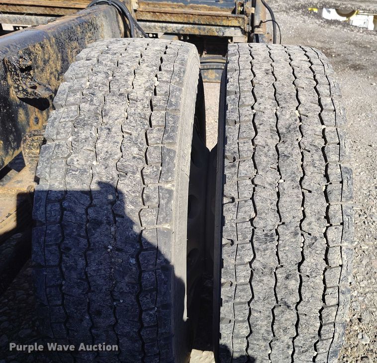 image for item DP5100 2011 Kenworth T370 truck cab and chassis