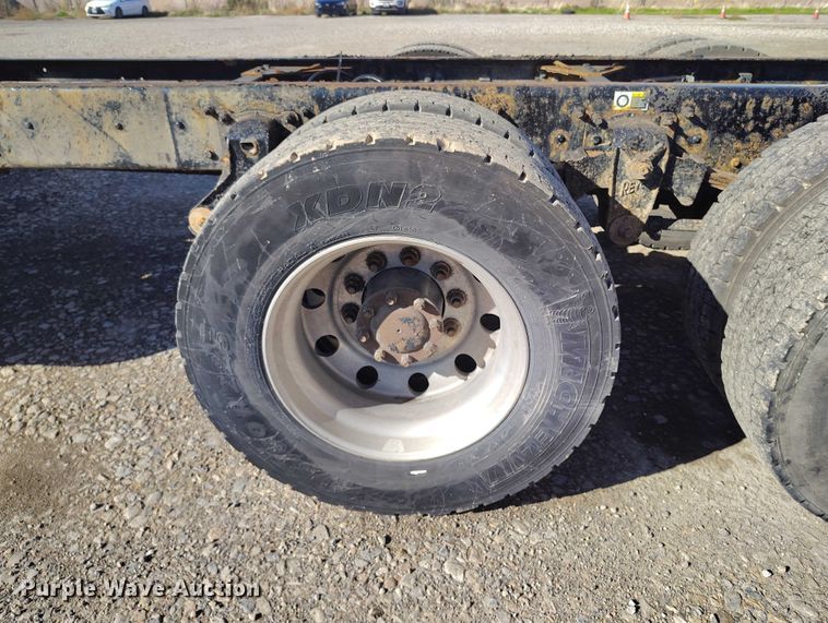 image for item DP5100 2011 Kenworth T370 truck cab and chassis