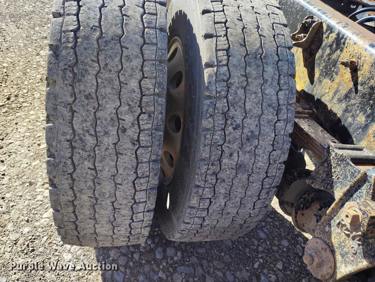 image for item DP5100 2011 Kenworth T370 truck cab and chassis