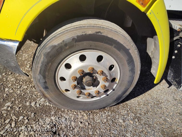 image for item DP5100 2011 Kenworth T370 truck cab and chassis