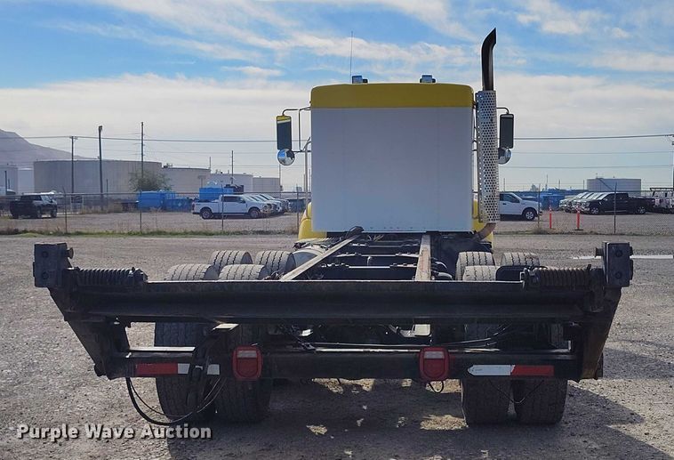 image for item DP5101 2011 Kenworth T370 truck cab and chassis