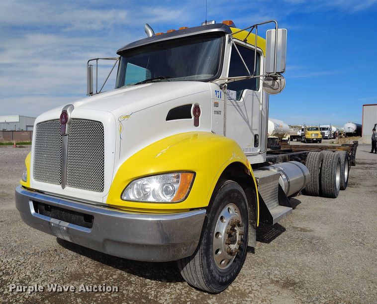 image for item DP5101 2011 Kenworth T370 truck cab and chassis