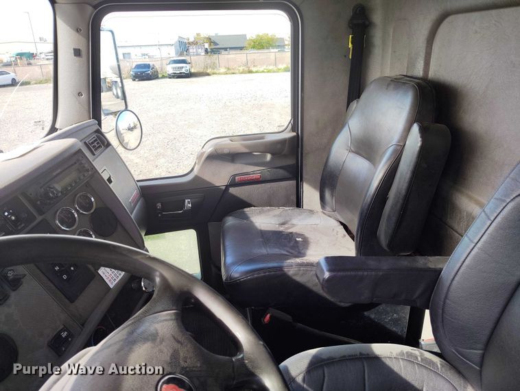 image for item DP5101 2011 Kenworth T370 truck cab and chassis