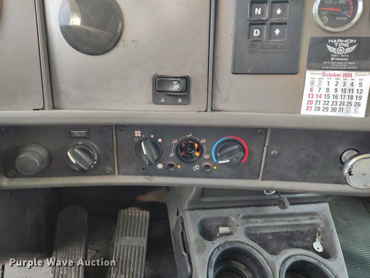 image for item DP5101 2011 Kenworth T370 truck cab and chassis