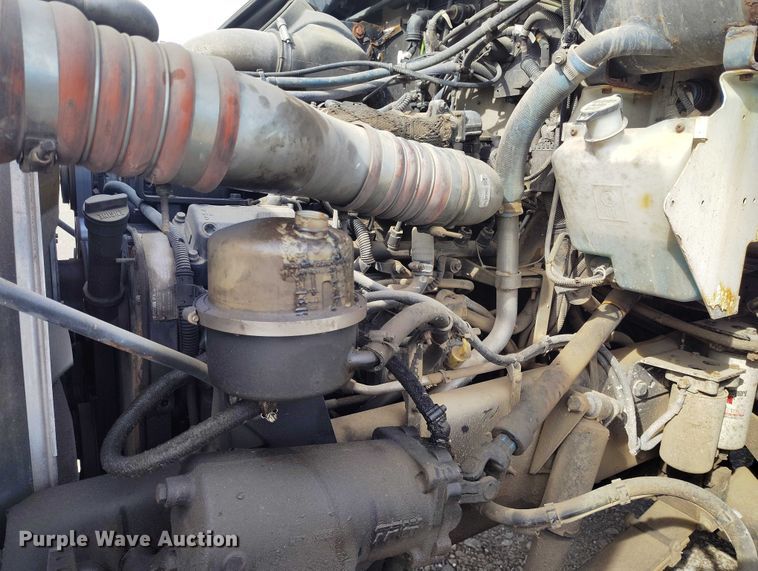 image for item DP5101 2011 Kenworth T370 truck cab and chassis