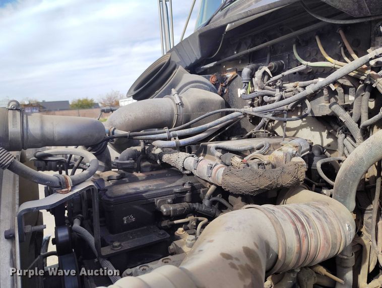 image for item DP5101 2011 Kenworth T370 truck cab and chassis