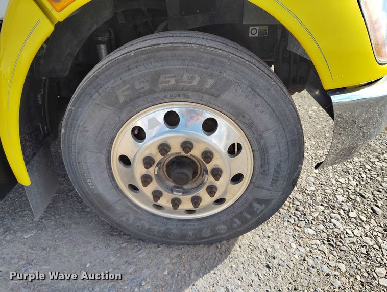 image for item DP5101 2011 Kenworth T370 truck cab and chassis