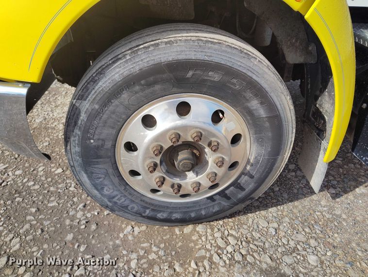 image for item DP5101 2011 Kenworth T370 truck cab and chassis