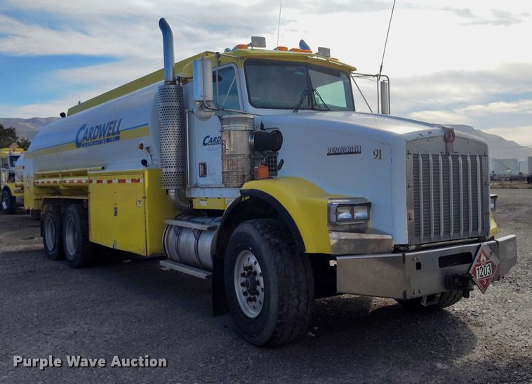 image for item DP5102 2001 Kenworth T800 fuel truck
